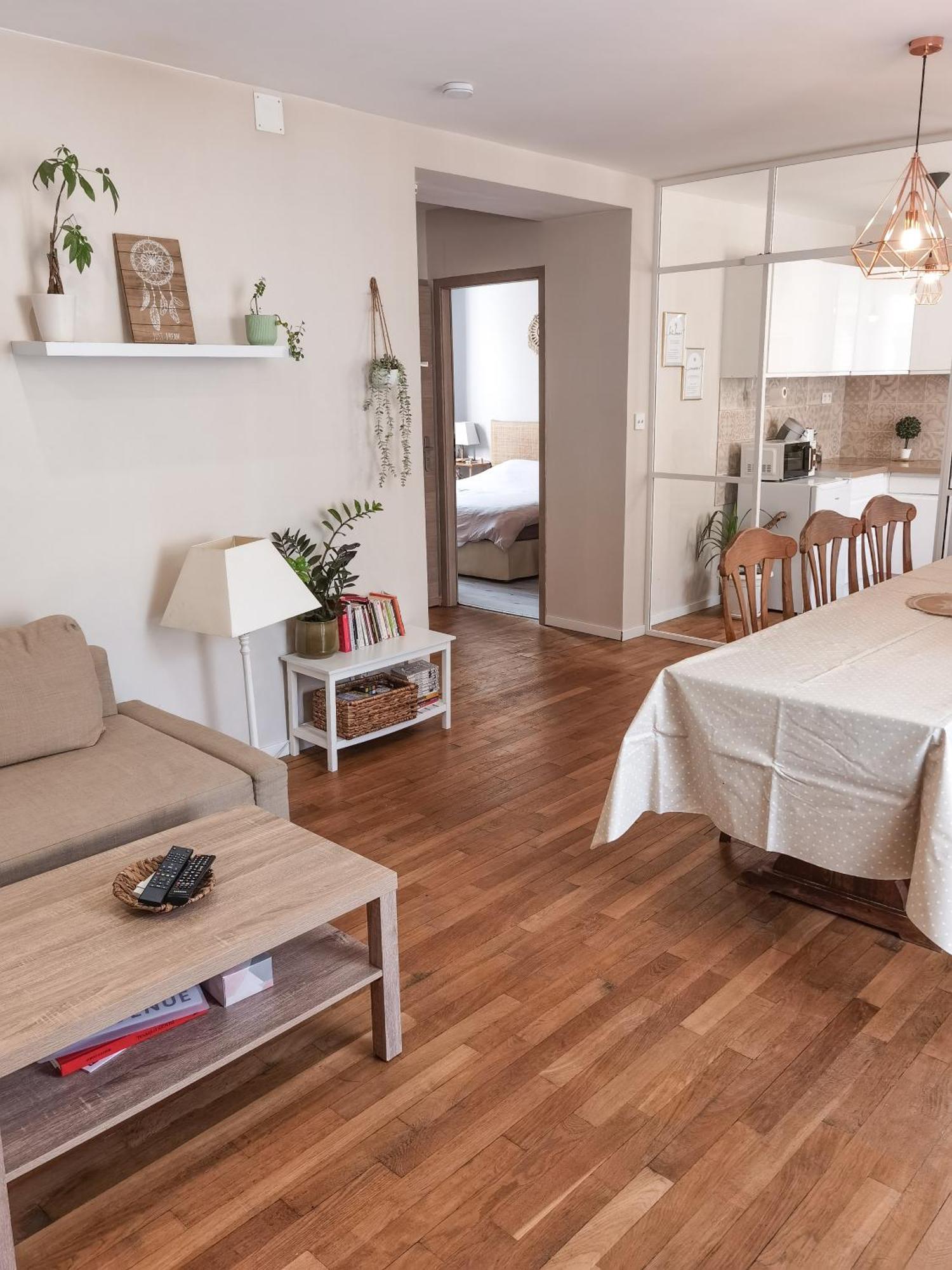 Verriere & Parement En Centre-Ville Épinal Extérieur photo